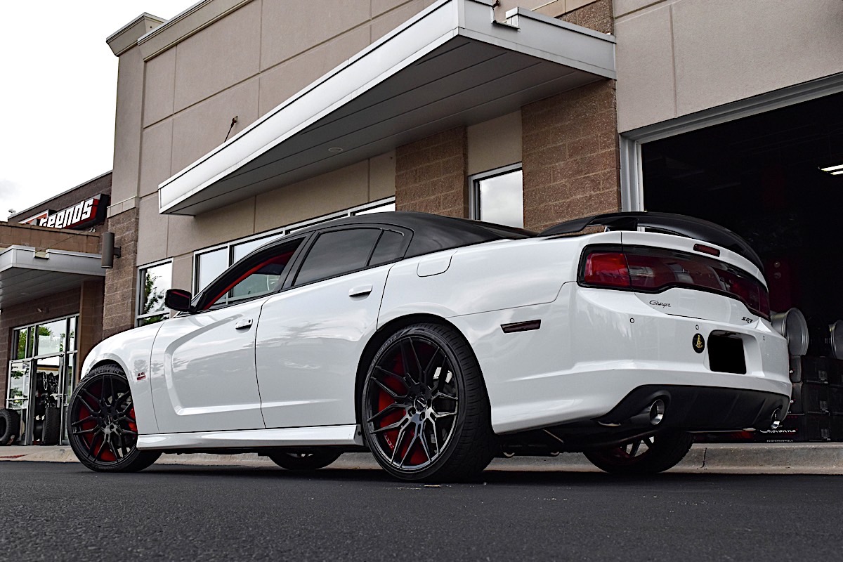 Dodge Charger with Giovanna Wheels Bogota